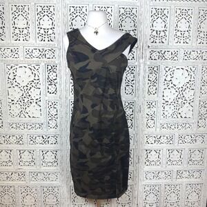 New York & Company Grunge Camo Off The Shoulder‎ Fitted Knee Length Dress Sz M